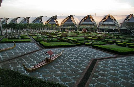 1035 Chiangmai-Bangkok-afscheid Bas en Yee.jpg